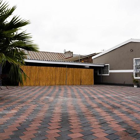 בלוויל Albrine Lodge מראה חיצוני תמונה