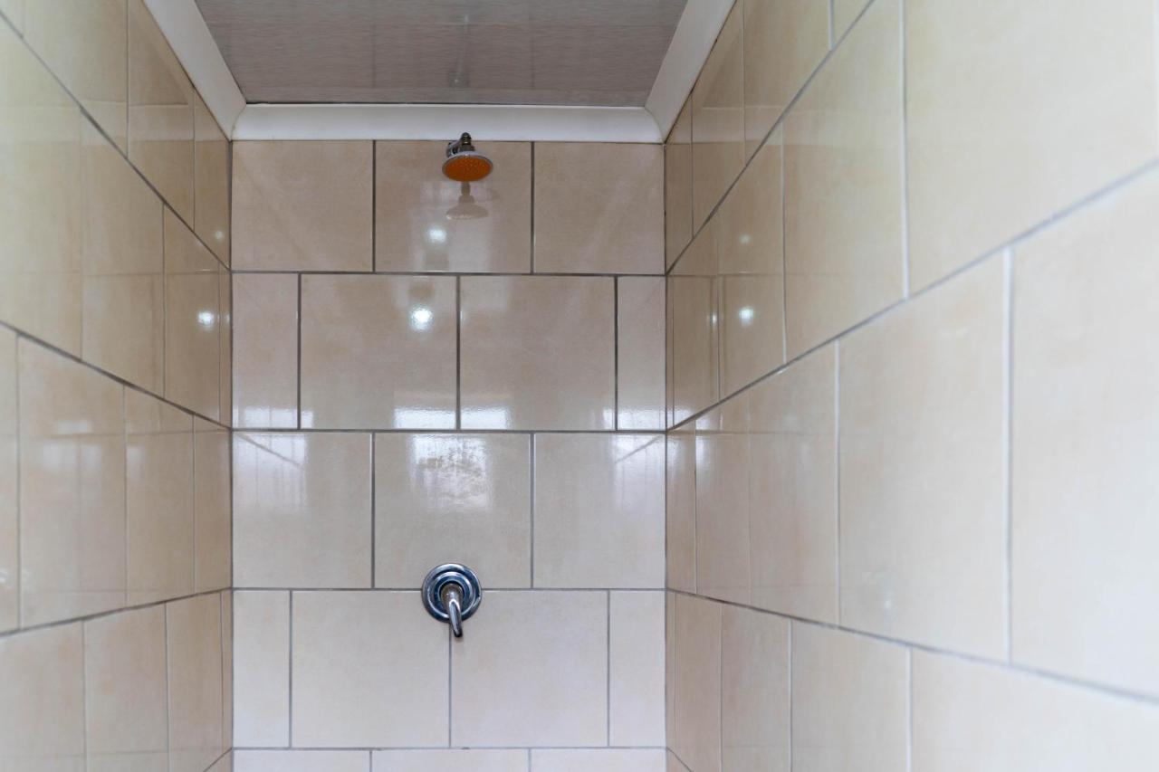 בלוויל Albrine Lodge מראה חיצוני תמונה