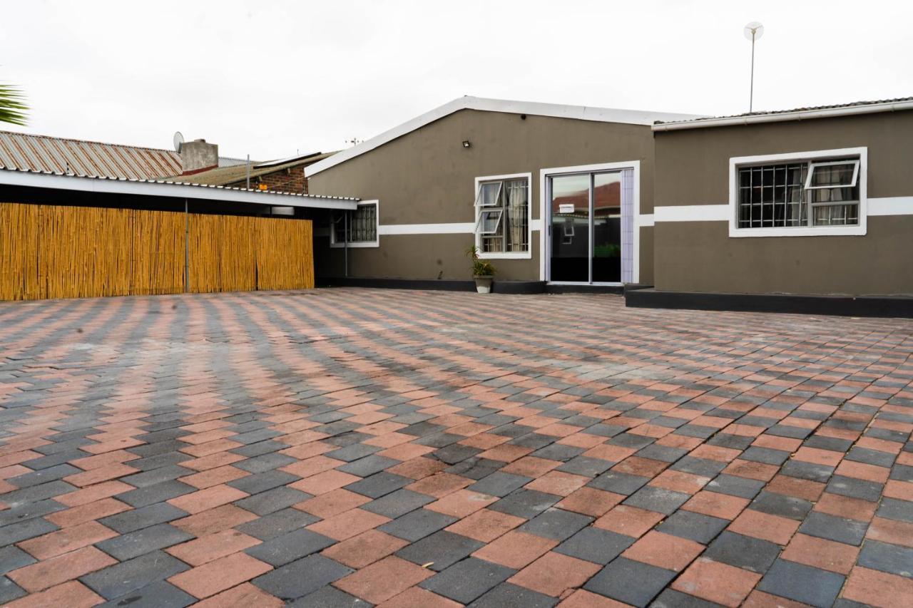 בלוויל Albrine Lodge מראה חיצוני תמונה