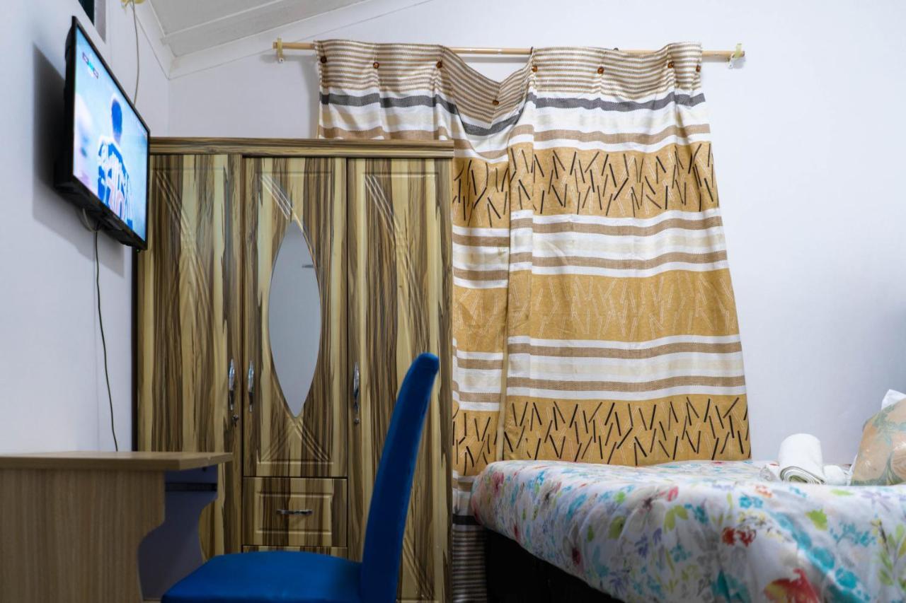 בלוויל Albrine Lodge מראה חיצוני תמונה