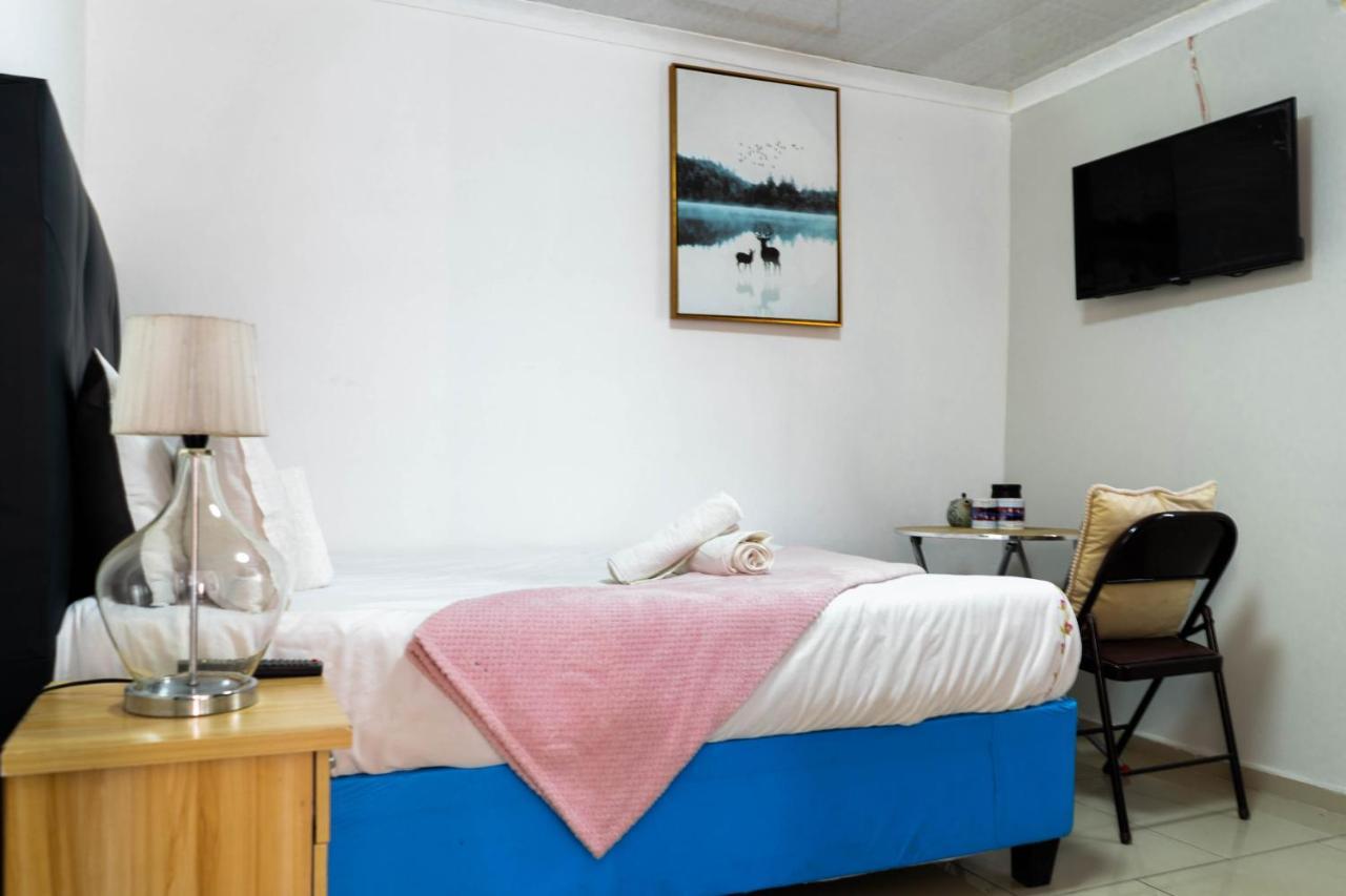 בלוויל Albrine Lodge מראה חיצוני תמונה